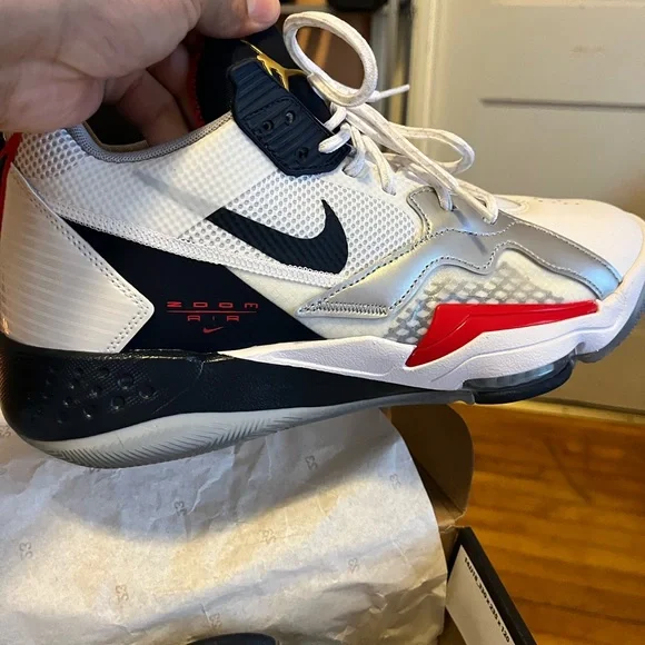 Men’s Basketball Jordan Size 10.5 (Olympic 9) Amazon.com | Jordan Men main image 3